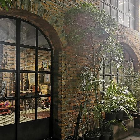 J No.14 Bed and Breakfast Bangkok Buitenkant foto