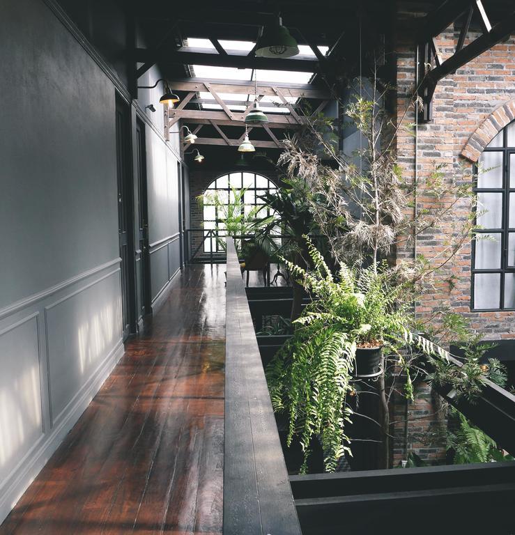 J No.14 Bed and Breakfast Bangkok Buitenkant foto