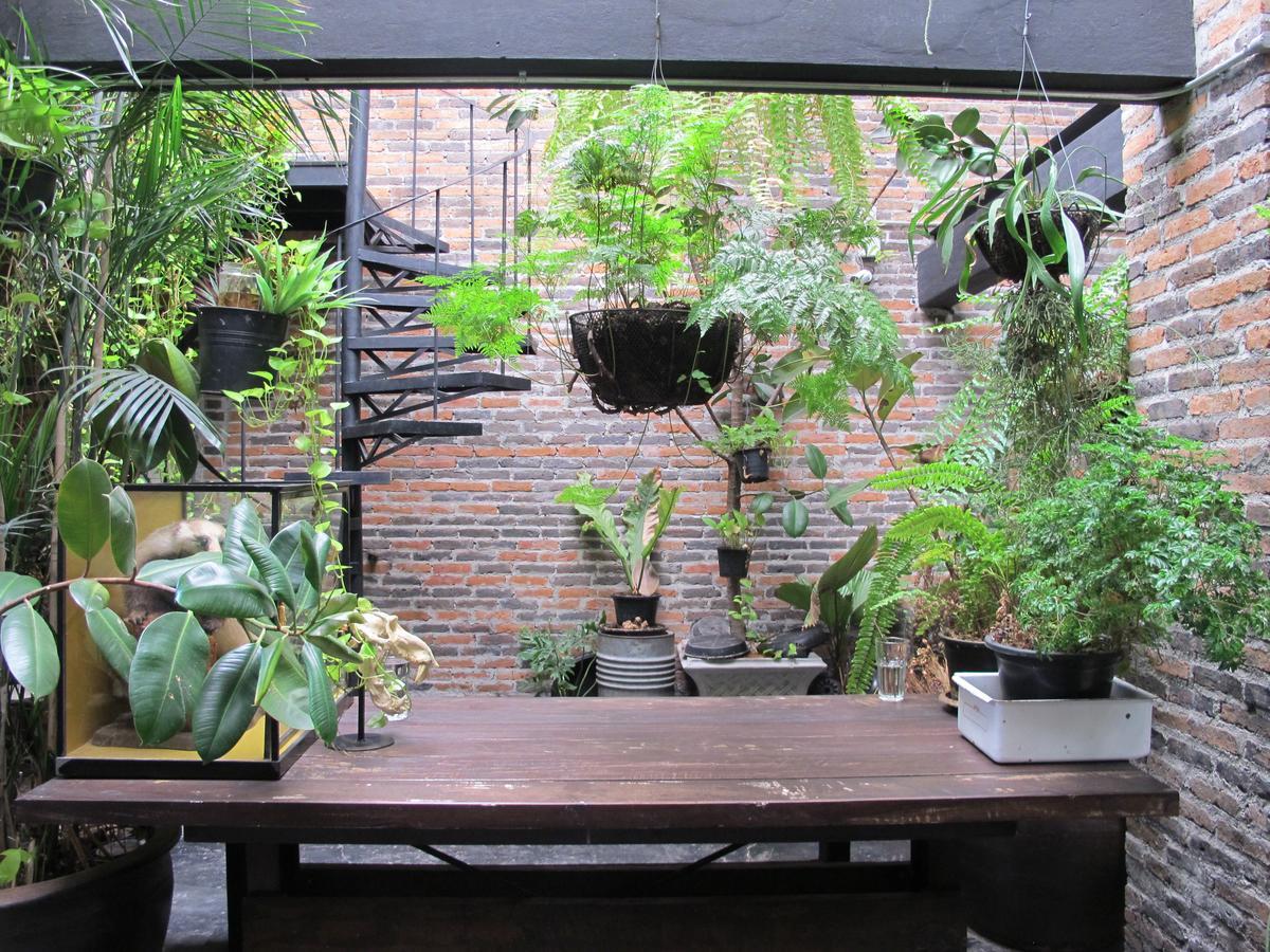 J No.14 Bed and Breakfast Bangkok Buitenkant foto