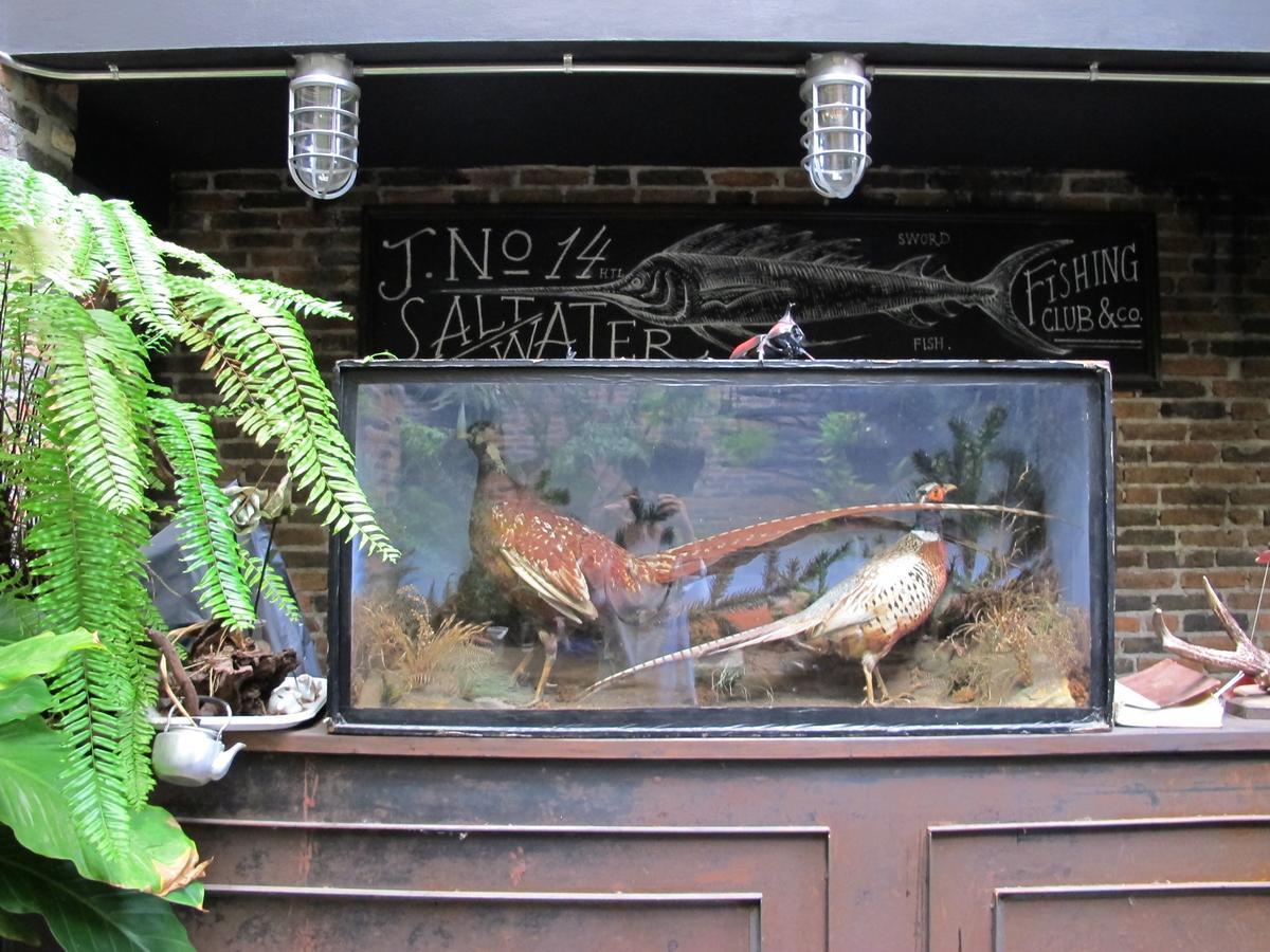 J No.14 Bed and Breakfast Bangkok Buitenkant foto