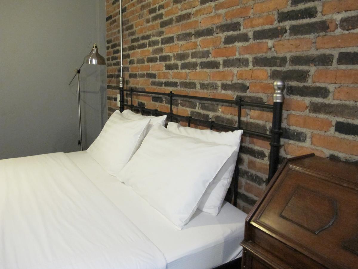 J No.14 Bed and Breakfast Bangkok Buitenkant foto