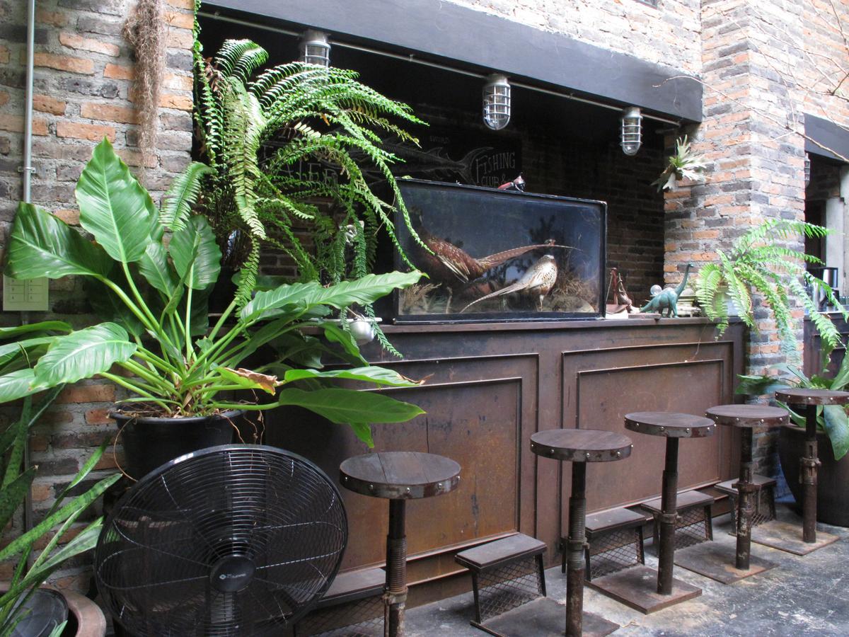 J No.14 Bed and Breakfast Bangkok Buitenkant foto