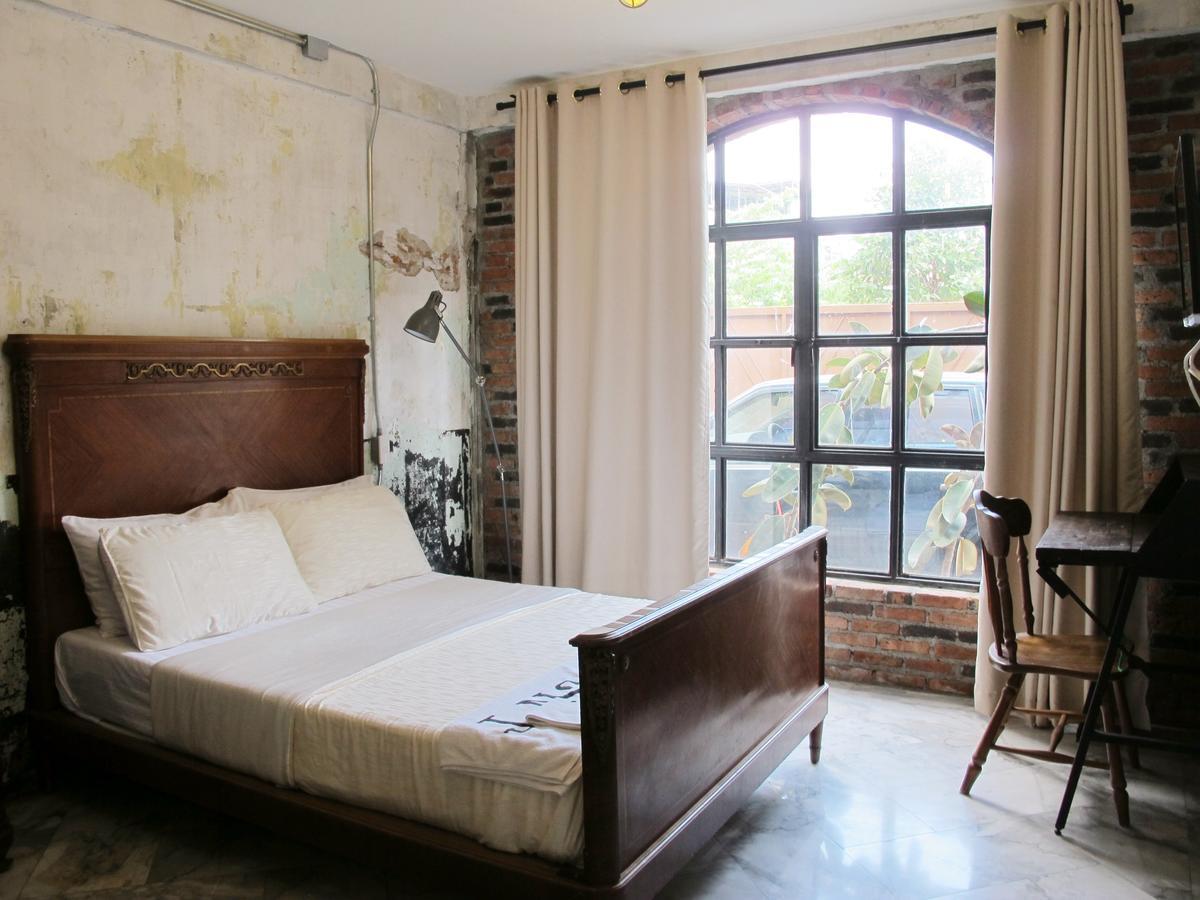 J No.14 Bed and Breakfast Bangkok Buitenkant foto