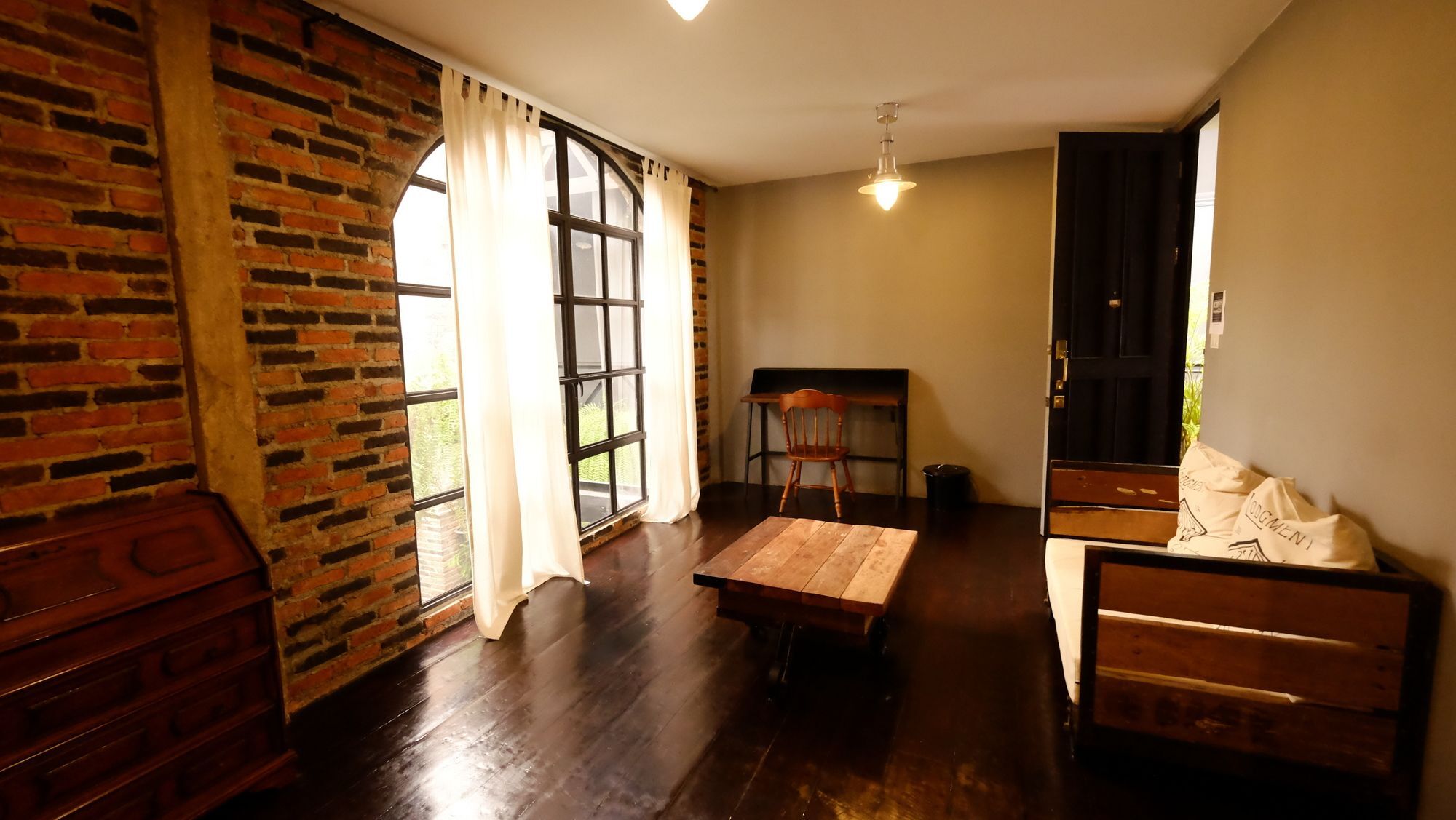 J No.14 Bed and Breakfast Bangkok Buitenkant foto