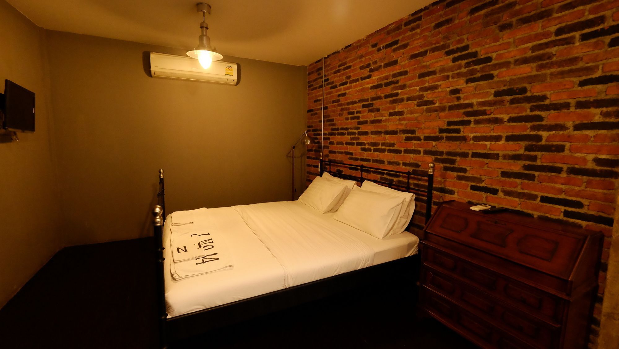 J No.14 Bed and Breakfast Bangkok Buitenkant foto