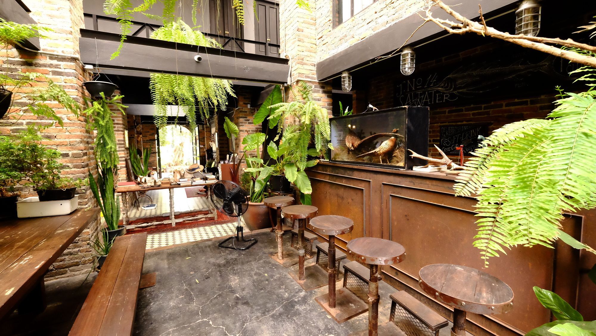 J No.14 Bed and Breakfast Bangkok Buitenkant foto