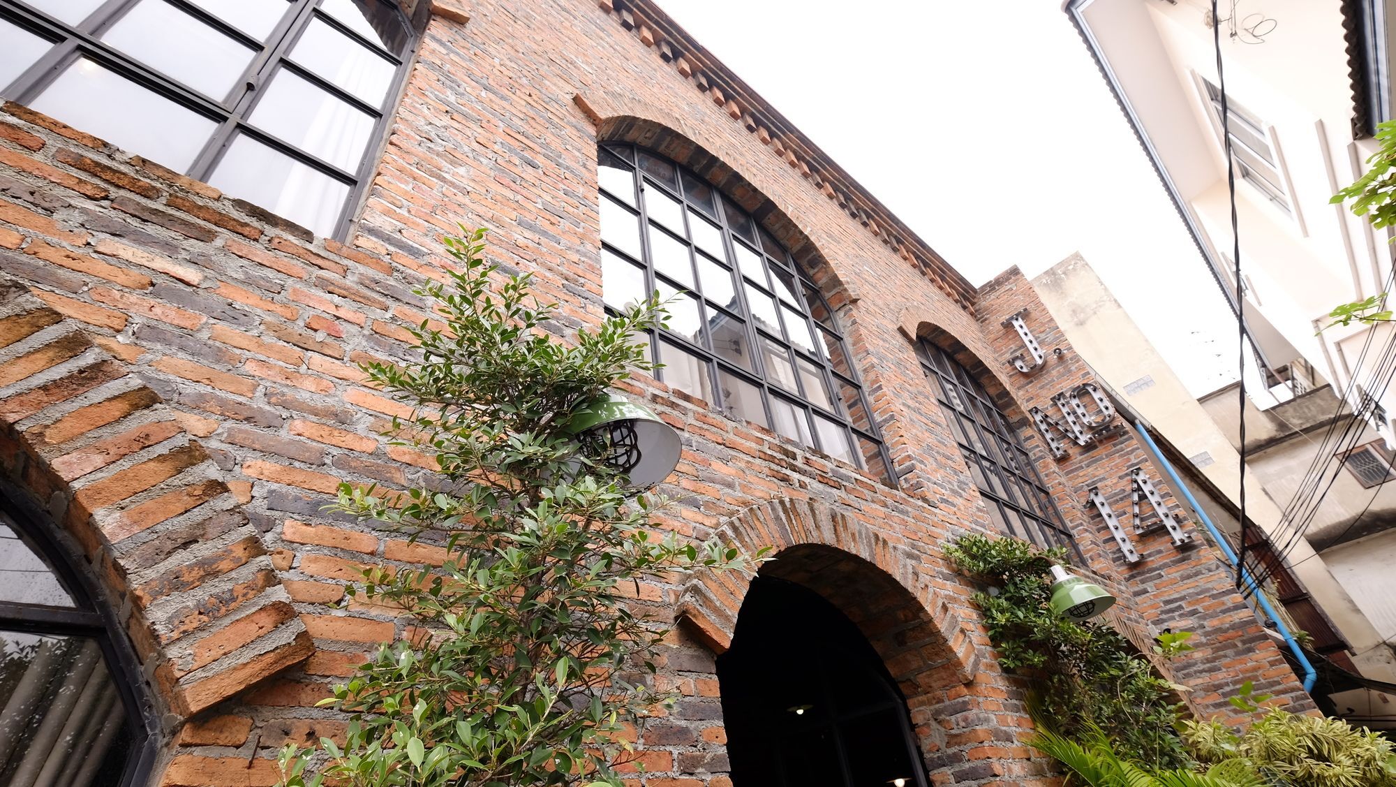 J No.14 Bed and Breakfast Bangkok Buitenkant foto